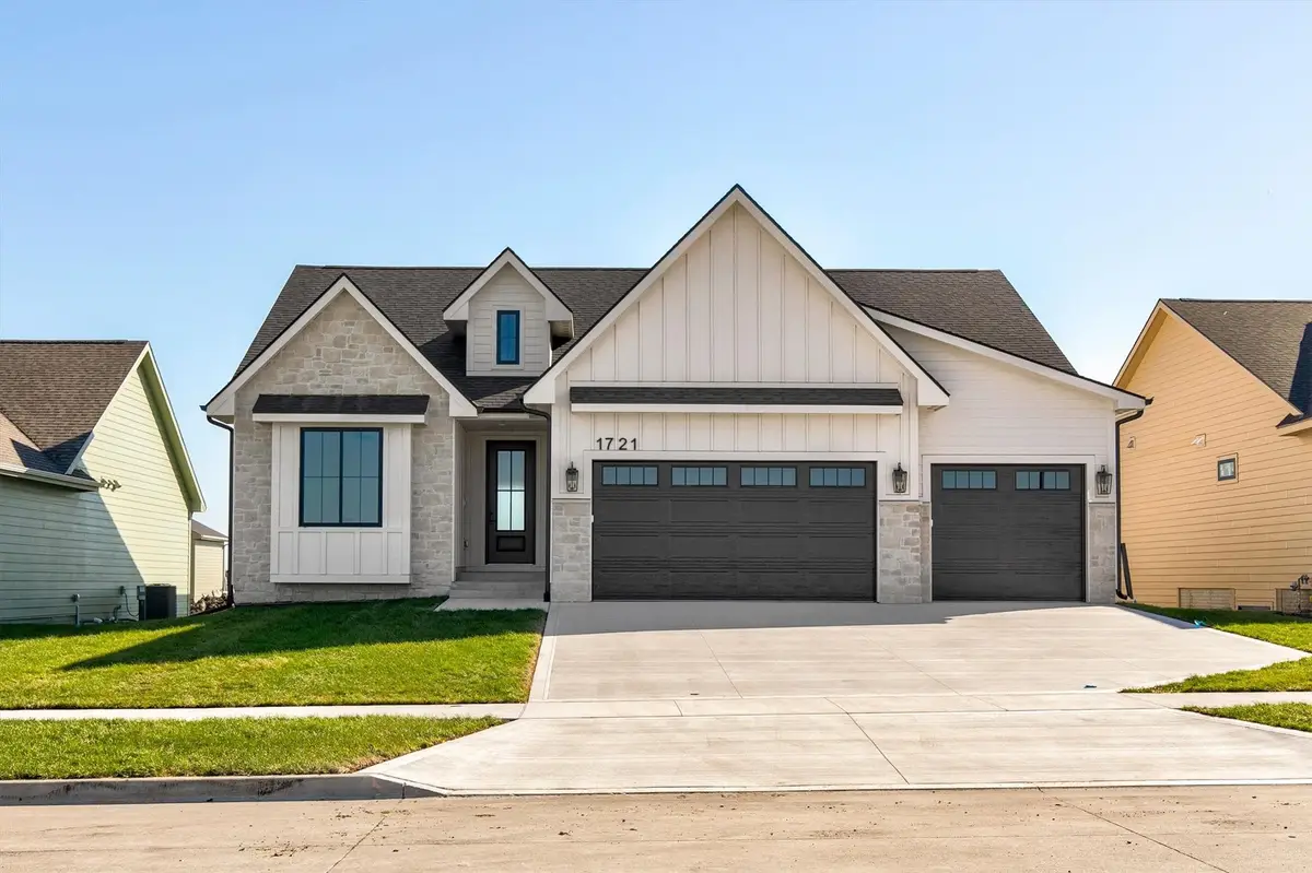 1721 SW Sunset Lane, Grimes, IA 50111 - #1