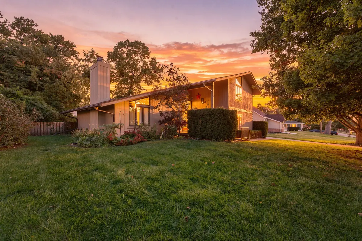 3940 43rd Street, Des Moines, IA 50310 - #1