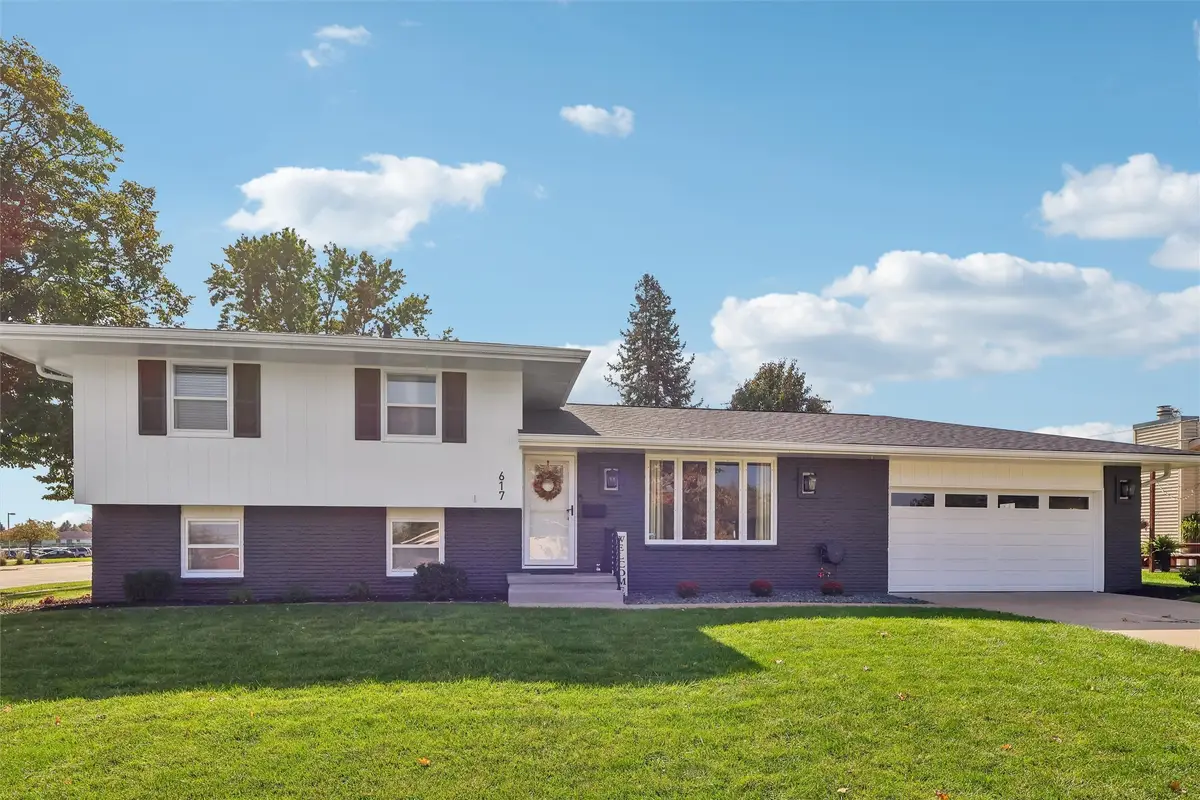617 SE 10th Street, Ankeny, IA 50021 - #1