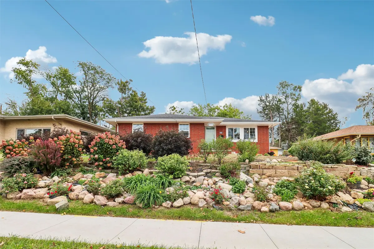 7606 Roseland Drive, Urbandale, IA 50322 - #1