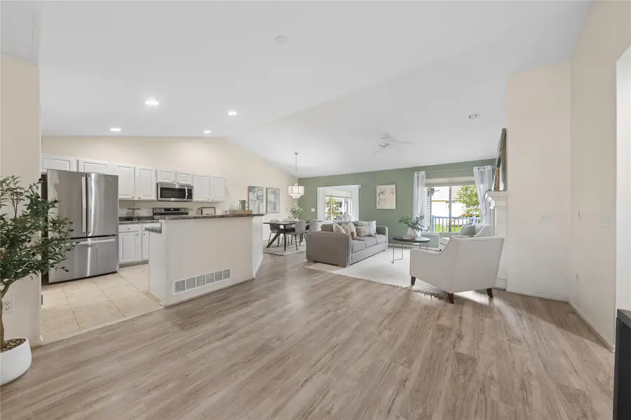 6126 Pinewood Court, Johnston, IA 50131 - #2