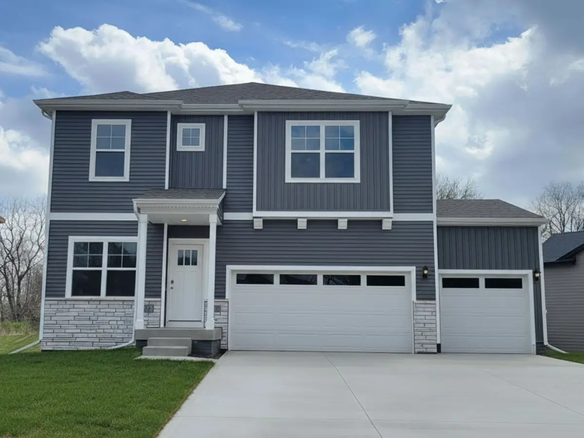 134 10th Avenue Ne, Altoona, IA 50009 - #1