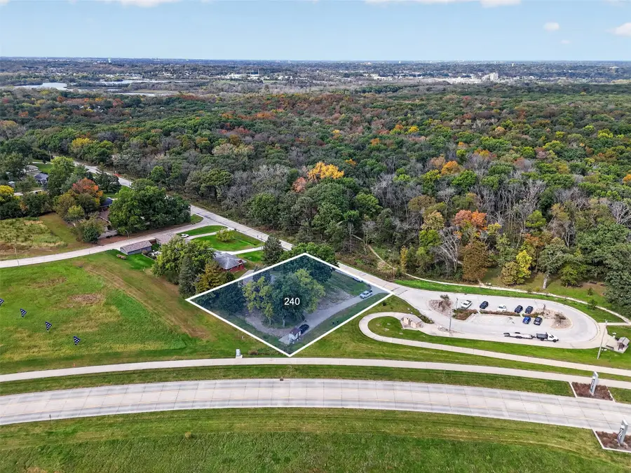240 SE Browns Woods Court, West Des Moines, IA 50265 - #2