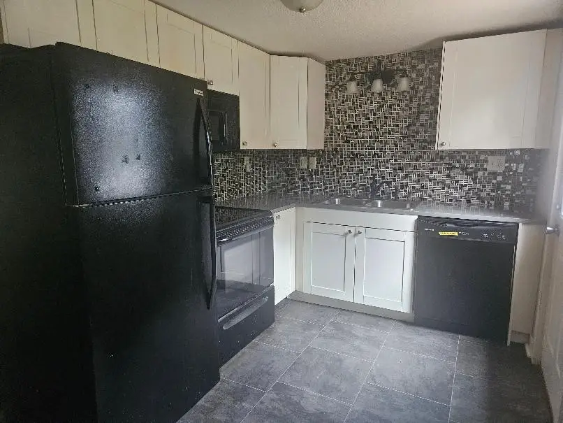 1600 Evergreen Avenue, Des Moines, IA 50320 - #2
