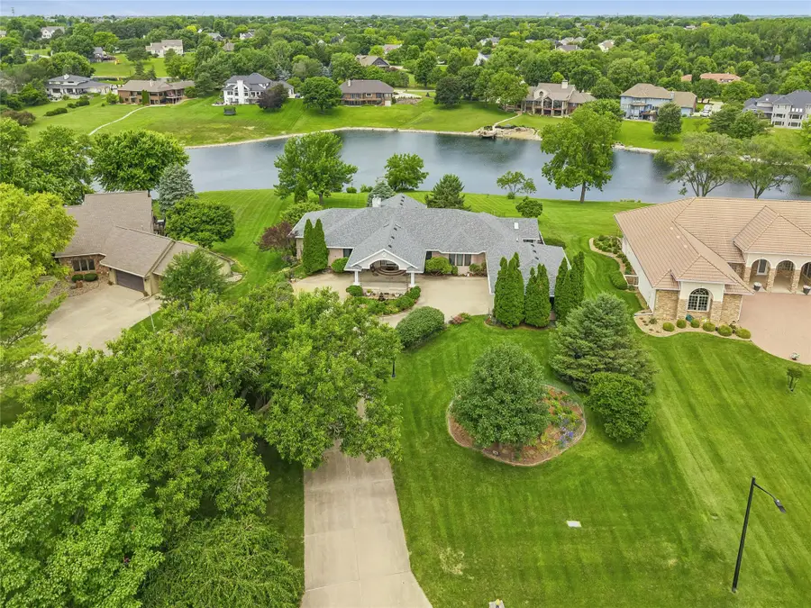 720 SE Southfork Drive, Waukee, IA 50263 - #3
