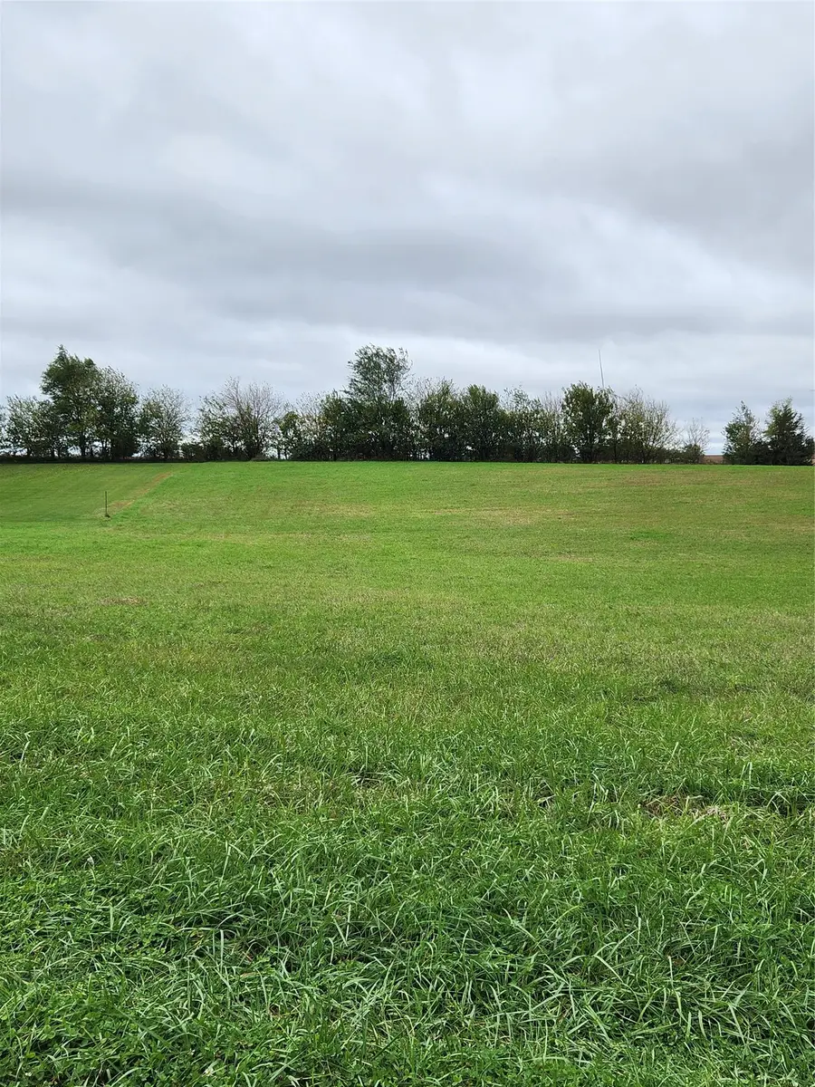 102 N Cedar Circle, New Sharon, IA 50207 - #3
