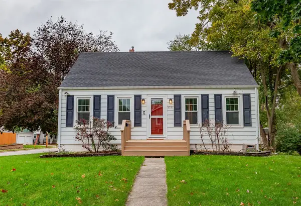 3521 68th Street, Urbandale, IA 50322