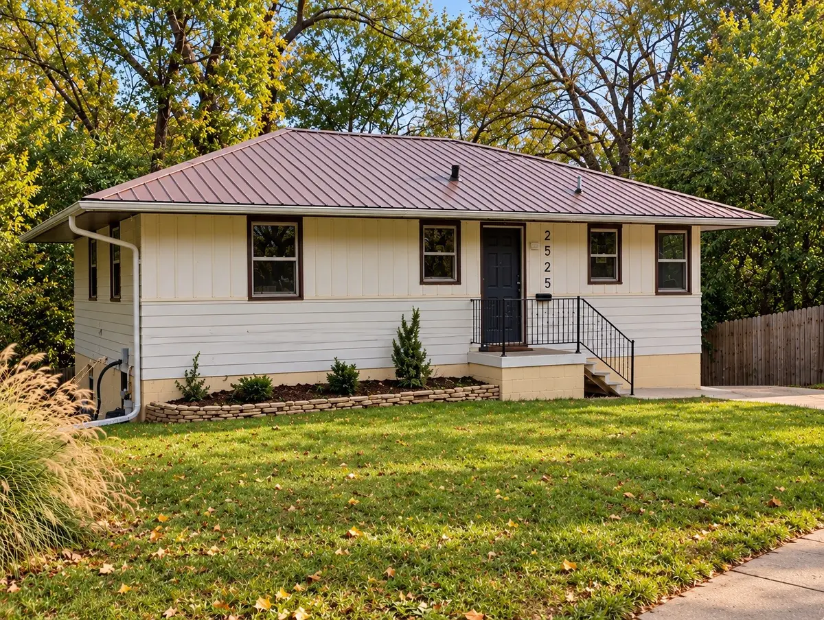 2525 27th Street, Des Moines, IA 50310 - #1