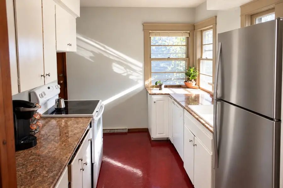 2525 27th Street, Des Moines, IA 50310 - #2