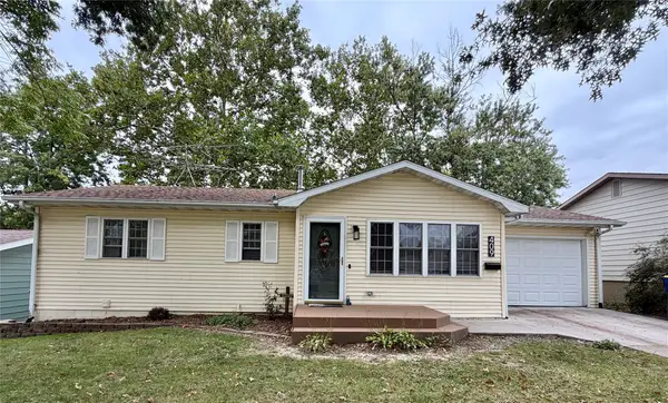409 Hazel Street, Pella, IA 50219