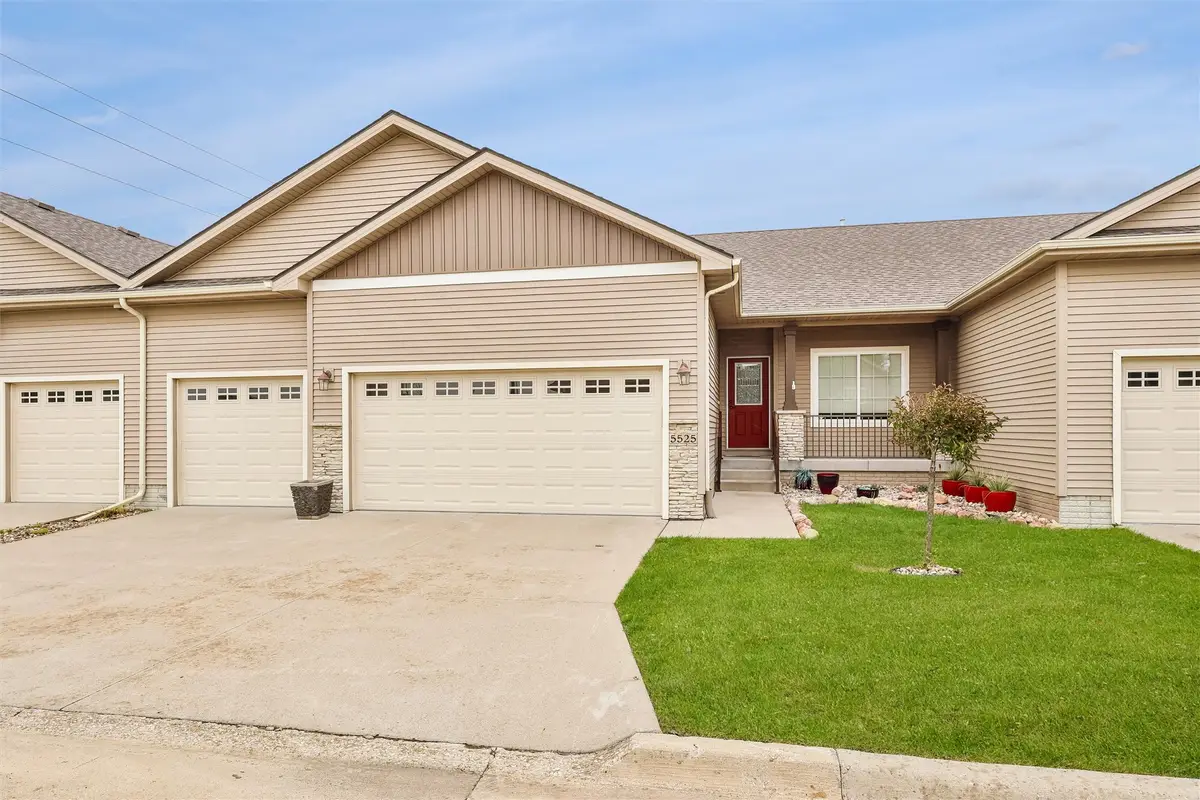 5525 Prairie Parkway, Johnston, IA 50131 - #1