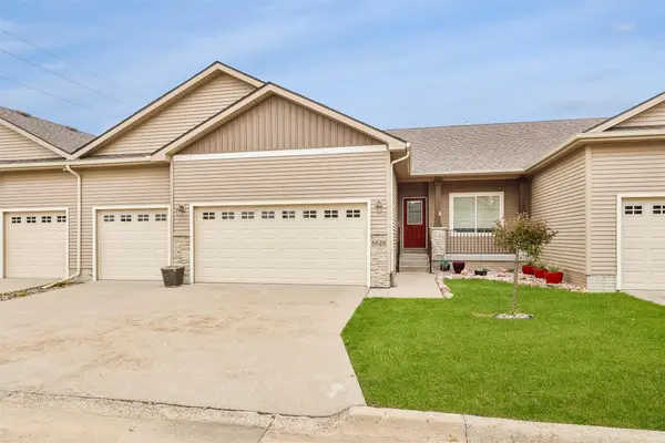5525 Prairie Parkway, Johnston, IA 50131