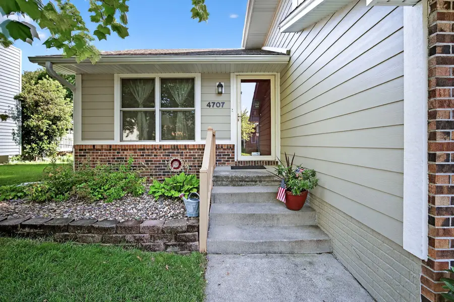 4707 Palm Avenue, Des Moines, IA 50310 - #3