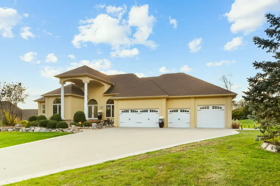 1723 Glen Oaks Drive, West Des Moines, IA 50266 - #3