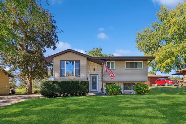 735 John Clinton Drive, Carlisle, IA 50047