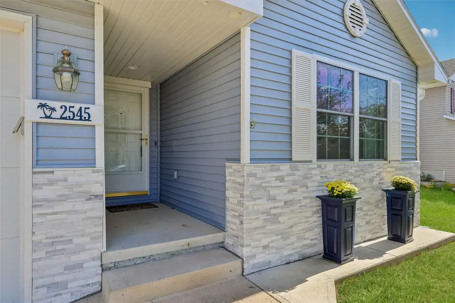 2545 Whispering Ridge Drive, Des Moines, IA 50320 - #2