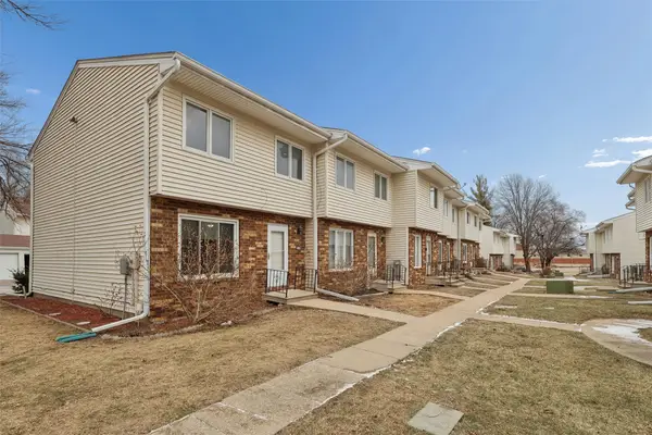 248 Holiday Circle #37, West Des Moines, IA 50265