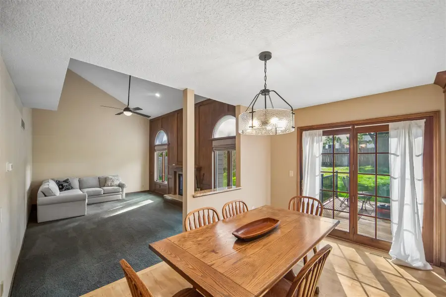 7024 Holcomb Avenue, Urbandale, IA 50322 - #3