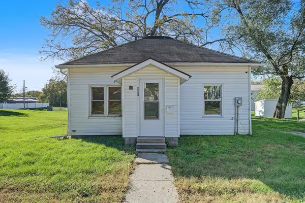 801 E 1st Avenue, Indianola, IA 50125