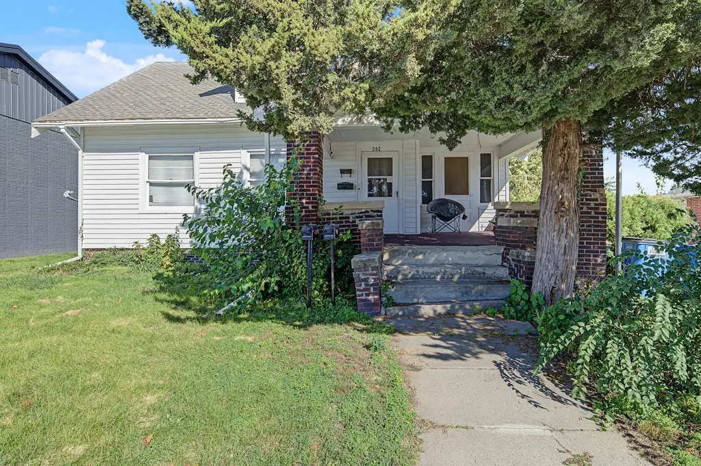 302 E Ashland Avenue, Indianola, IA 50125 - #1
