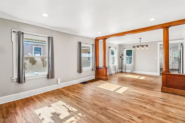 3007 Center Street, Des Moines, IA 50312
