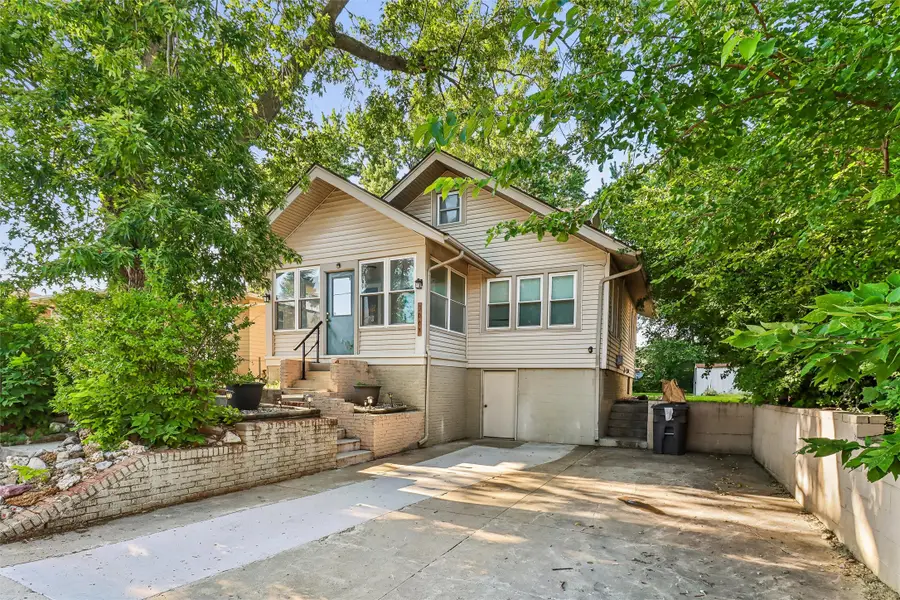 3007 Center Street, Des Moines, IA 50312 - #2