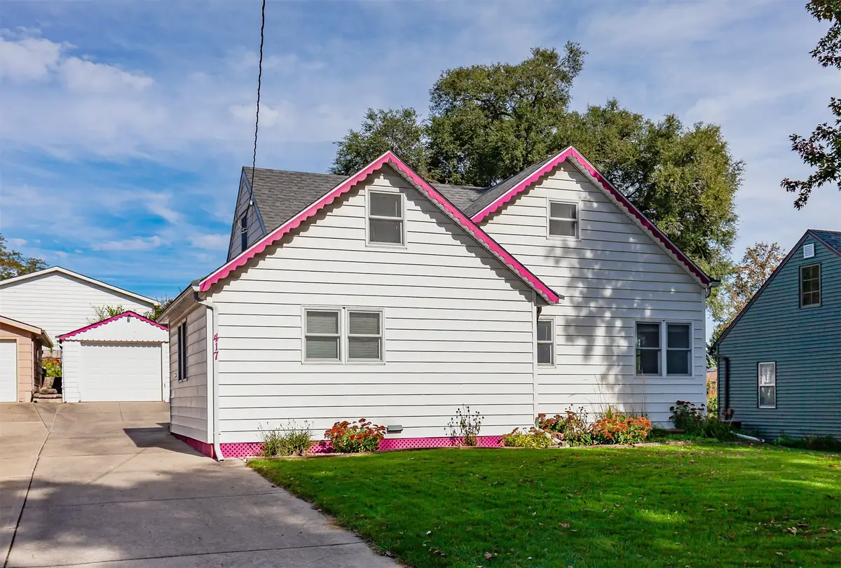 417 Valhigh Road, West Des Moines, IA 50265 - #1