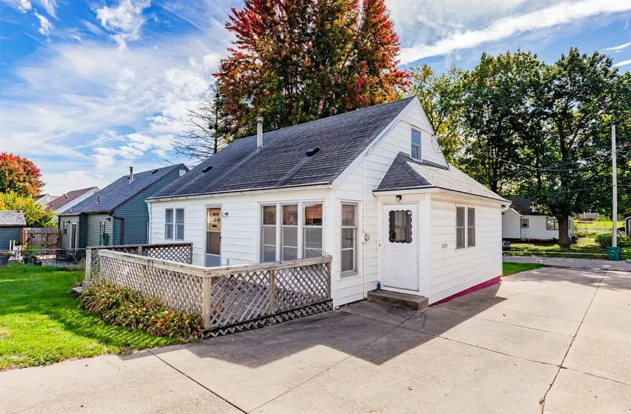 417 Valhigh Road, West Des Moines, IA 50265 - #2