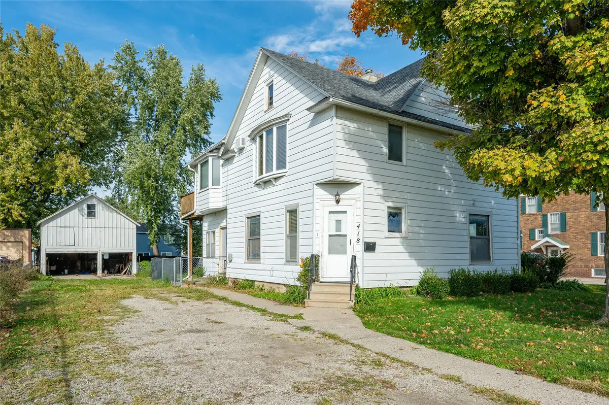 418 N 2nd Avenue E, Newton, IA 50208 - #1