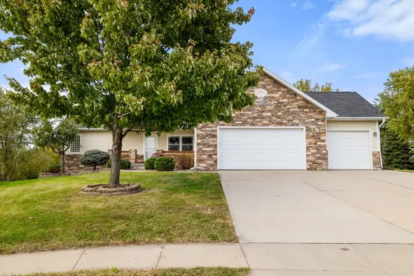 10435 Stonecrest Drive, Johnston, IA 50131