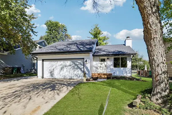 2433 Maple Street, West Des Moines, IA 50265