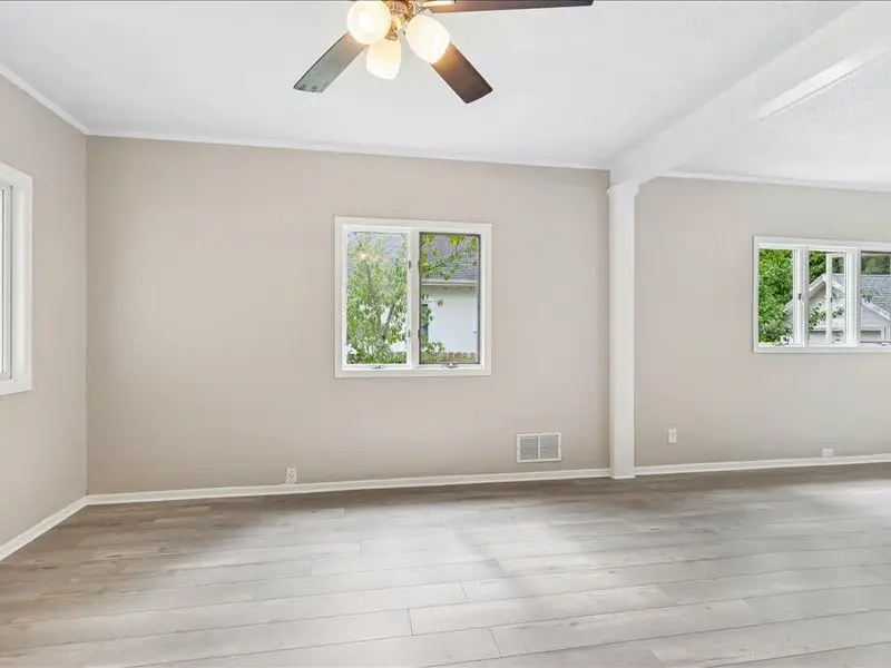 923 W 5th Street, Perry, IA 50220 - #3