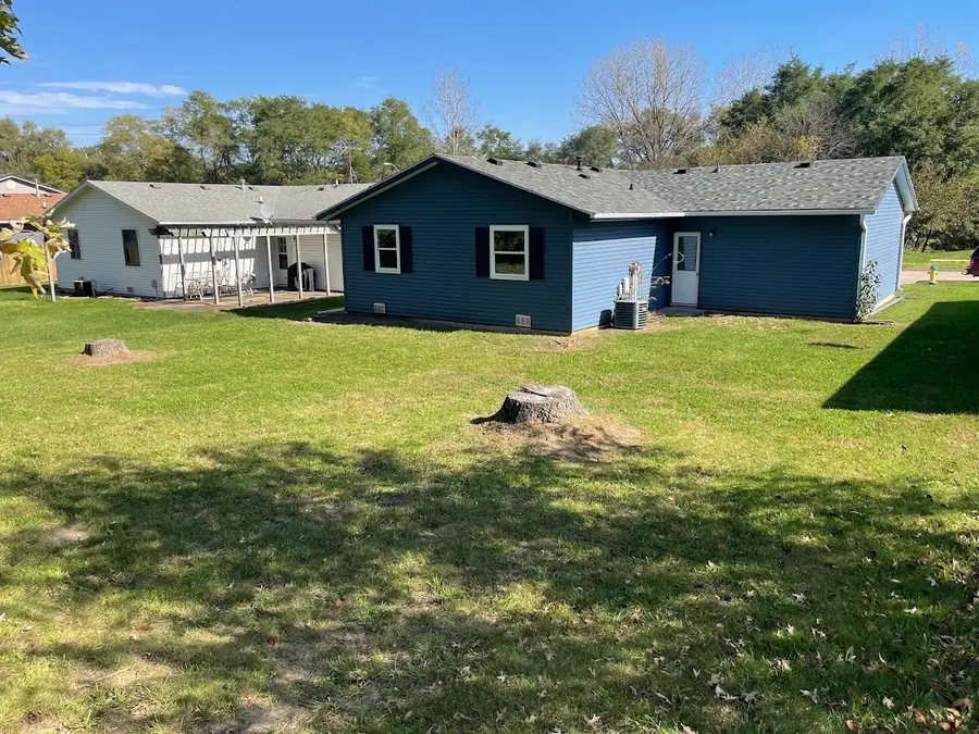 72 Brook Circle, Pella, IA 50219 - #3