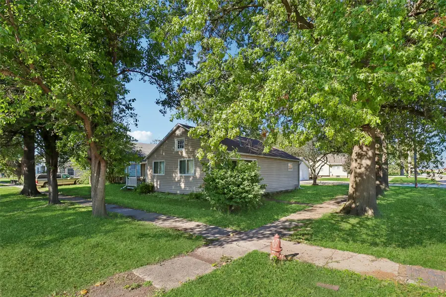 106 E 6th Street, Prairie City, IA 50228 - #2