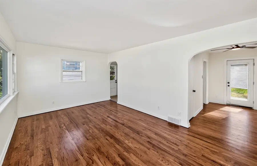 3401 E Washington Avenue, Des Moines, IA 50317 - #2