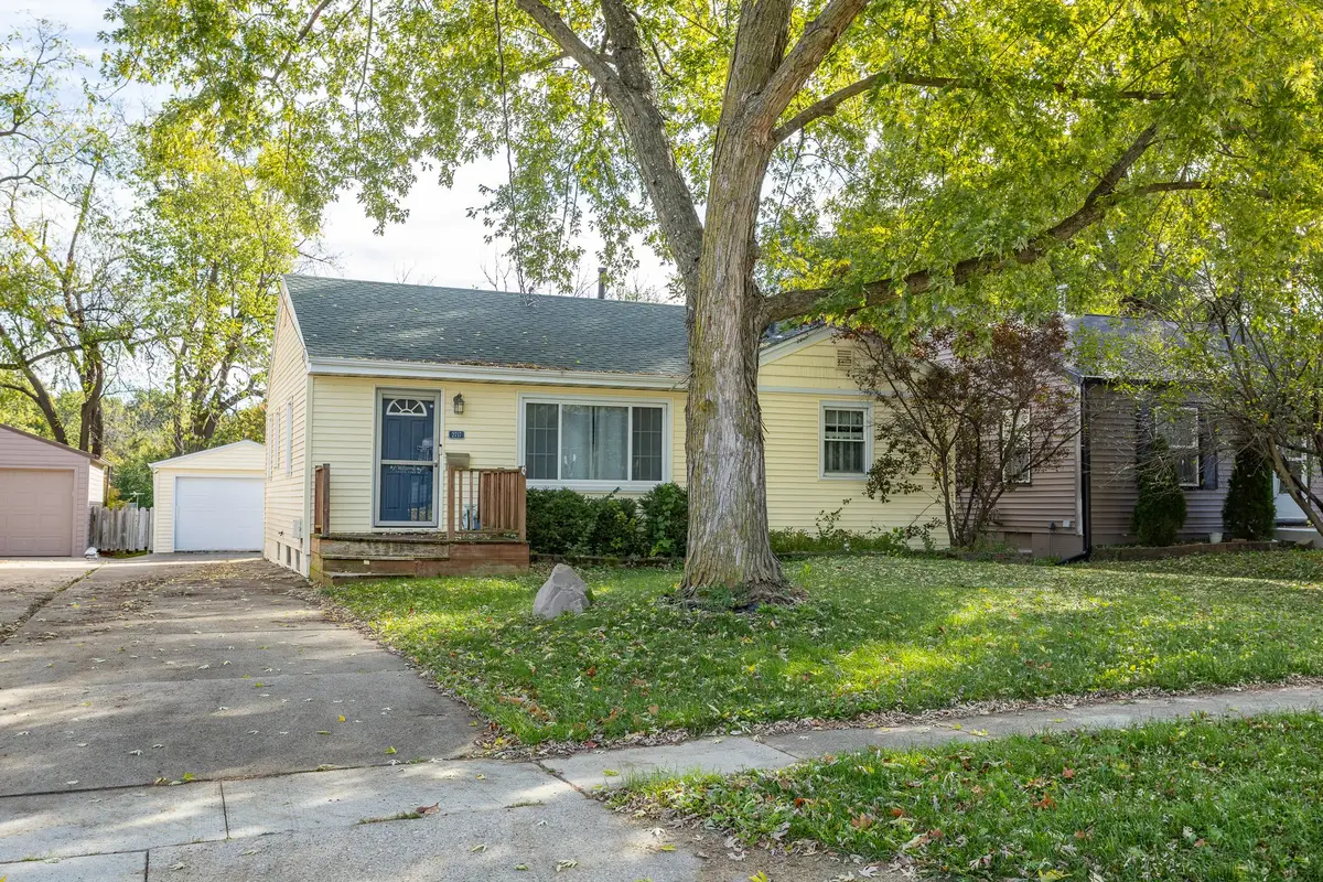 2717 57th Street, Des Moines, IA 50310 - #1