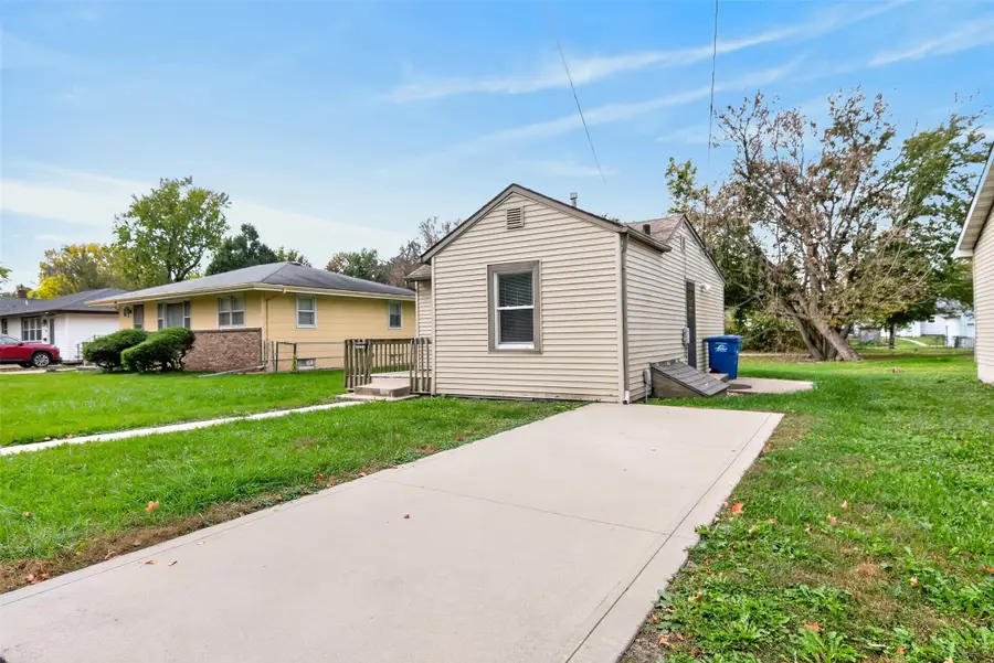 2222 E 24th Street, Des Moines, IA 50317 - #2