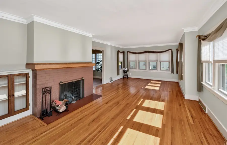 4237 Ingersoll Avenue, Des Moines, IA 50312 - #2