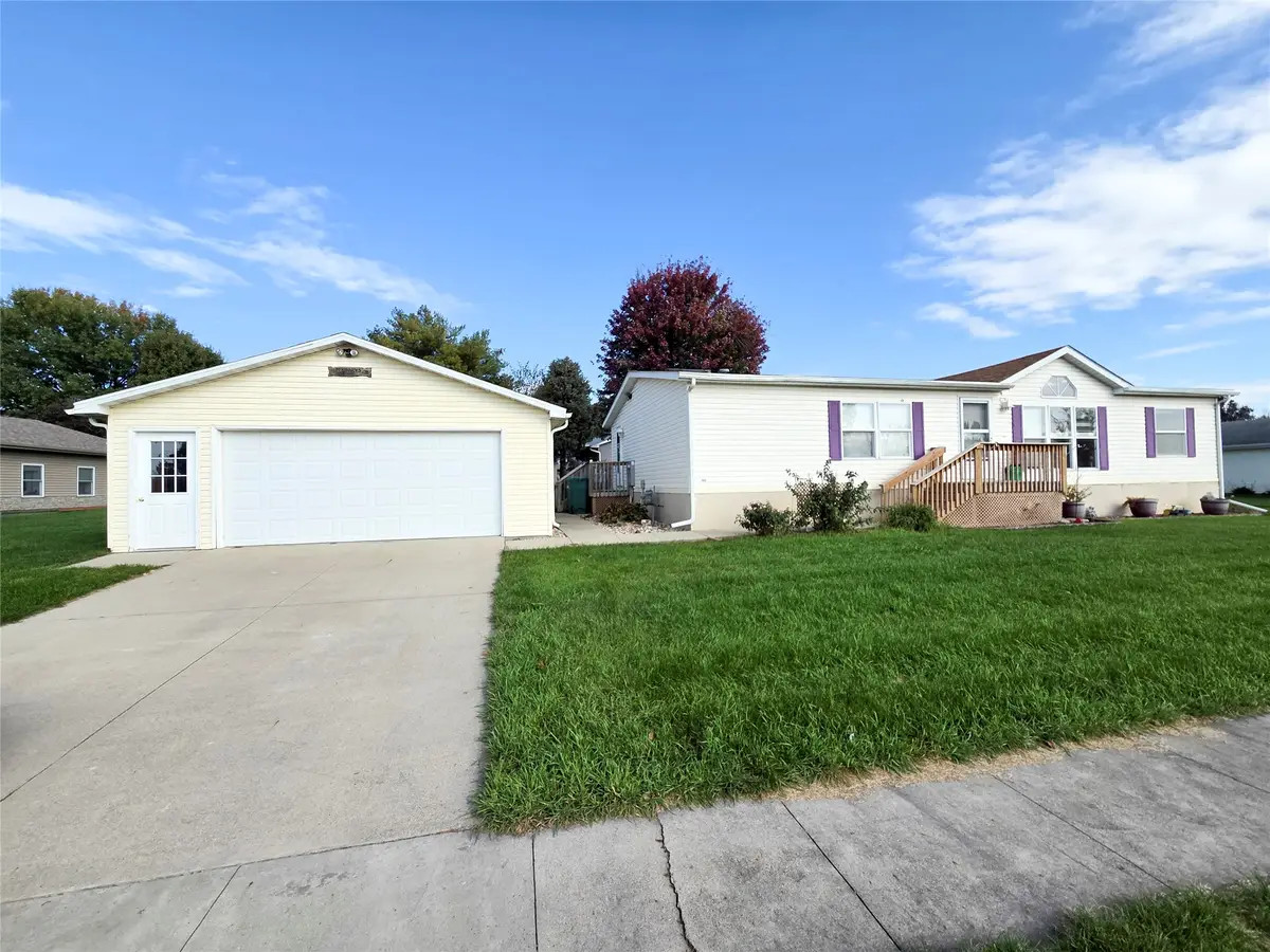 504 W 19th Place, Indianola, IA 50125 - #1