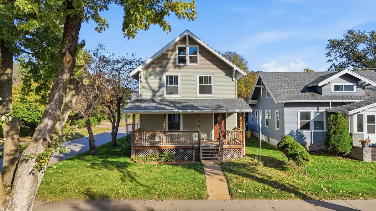 1722 W 2nd Street, Perry, IA 50220 - #1