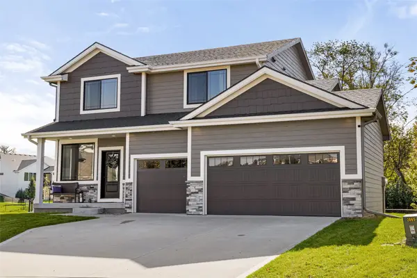 2865 SE Bluestem Drive, Waukee, IA 50263