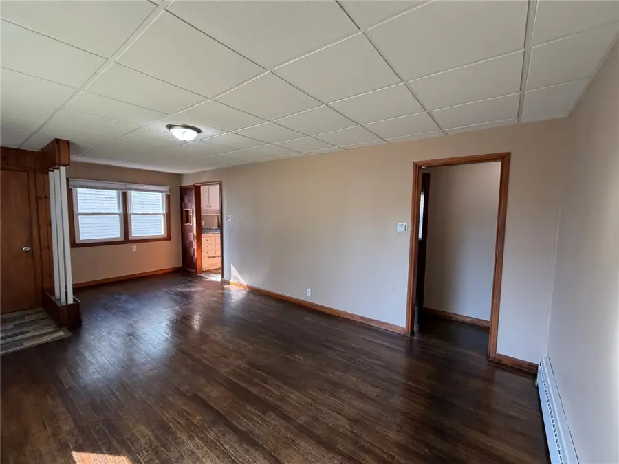4004 Cambridge Street, Des Moines, IA 50313 - #3