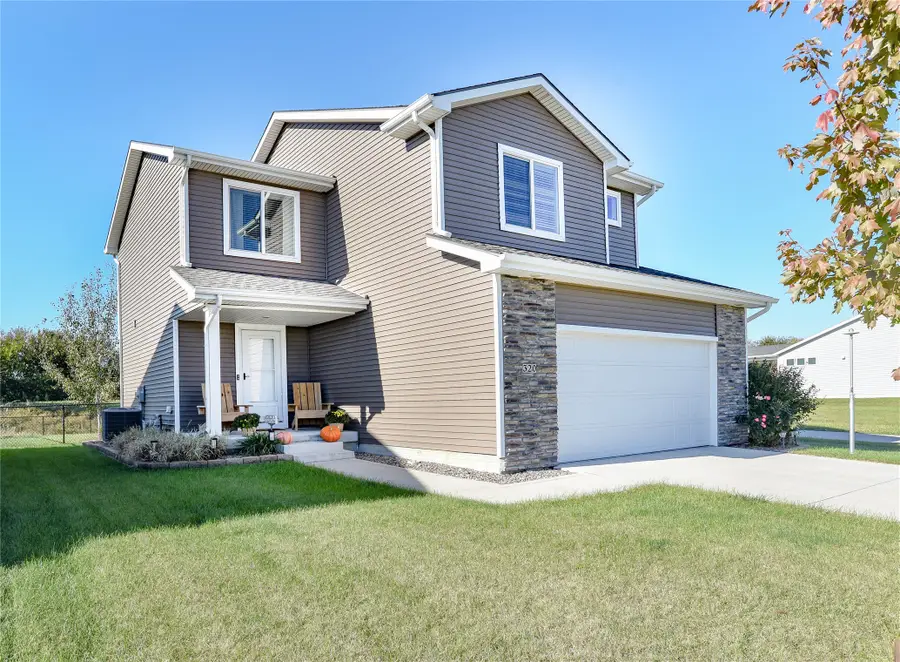 320 NW Georgetown Drive, Waukee, IA 50263 - #2