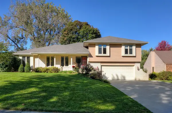 4216 98th Street, Urbandale, IA 50322