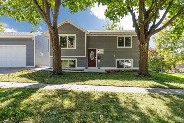 801 S 7th Avenue E, Newton, IA 50208