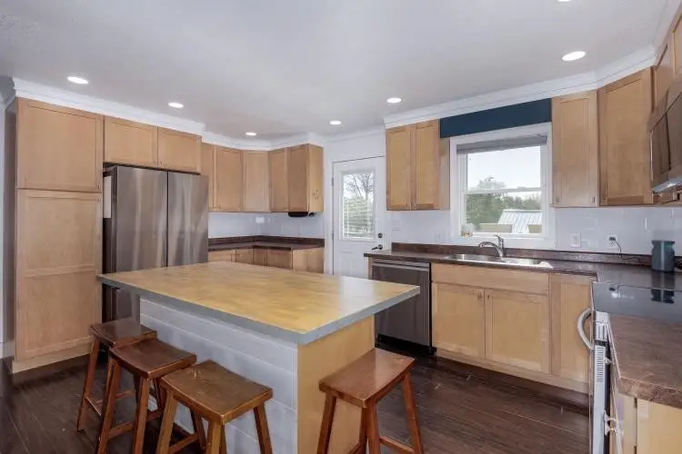 801 S 7th Avenue E, Newton, IA 50208 - #3