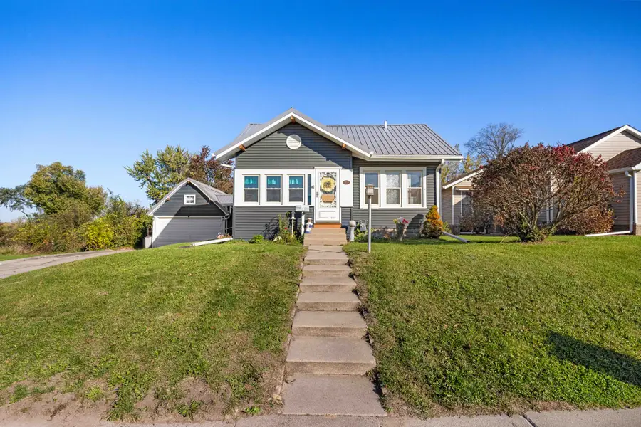1809 Summit Street, Marshalltown, IA 50158 - #2