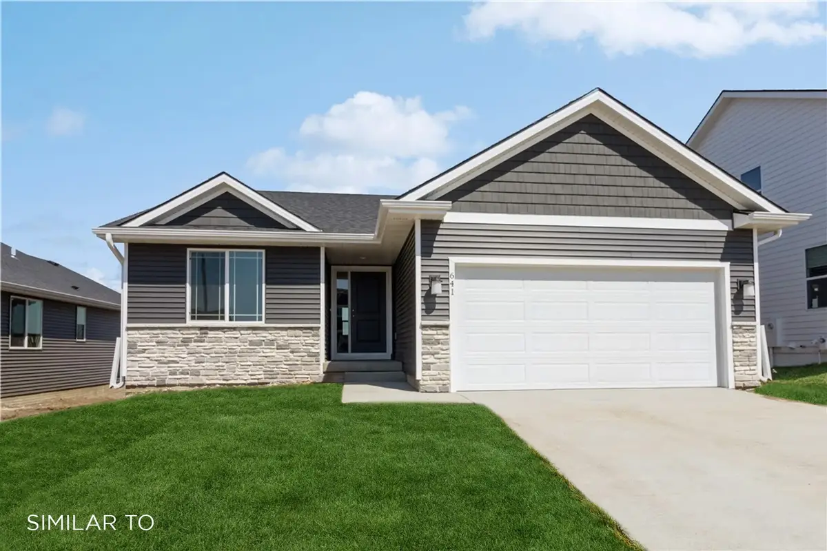 1901 E Clinton Place, Indianola, IA 50125 - #1
