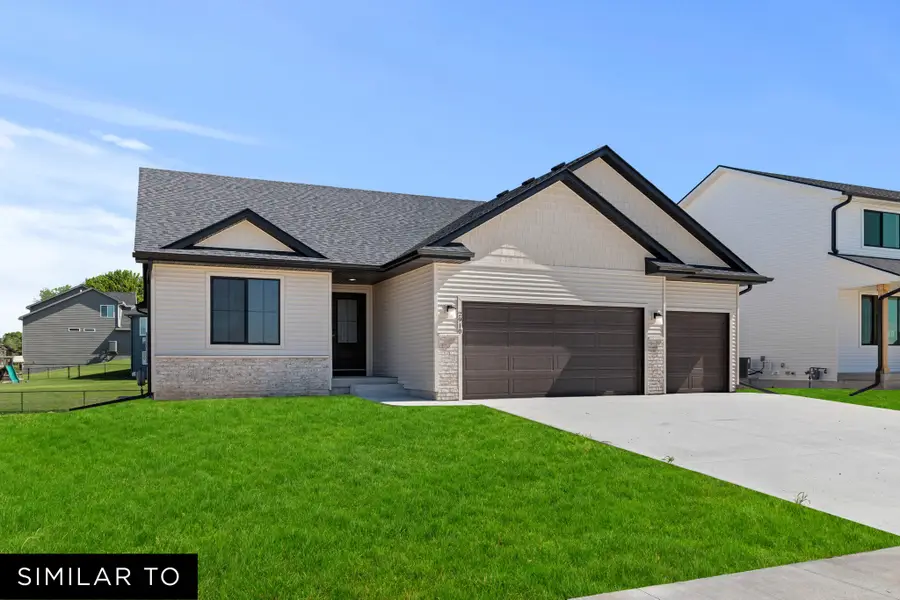 1901 E Clinton Place, Indianola, IA 50125 - #2