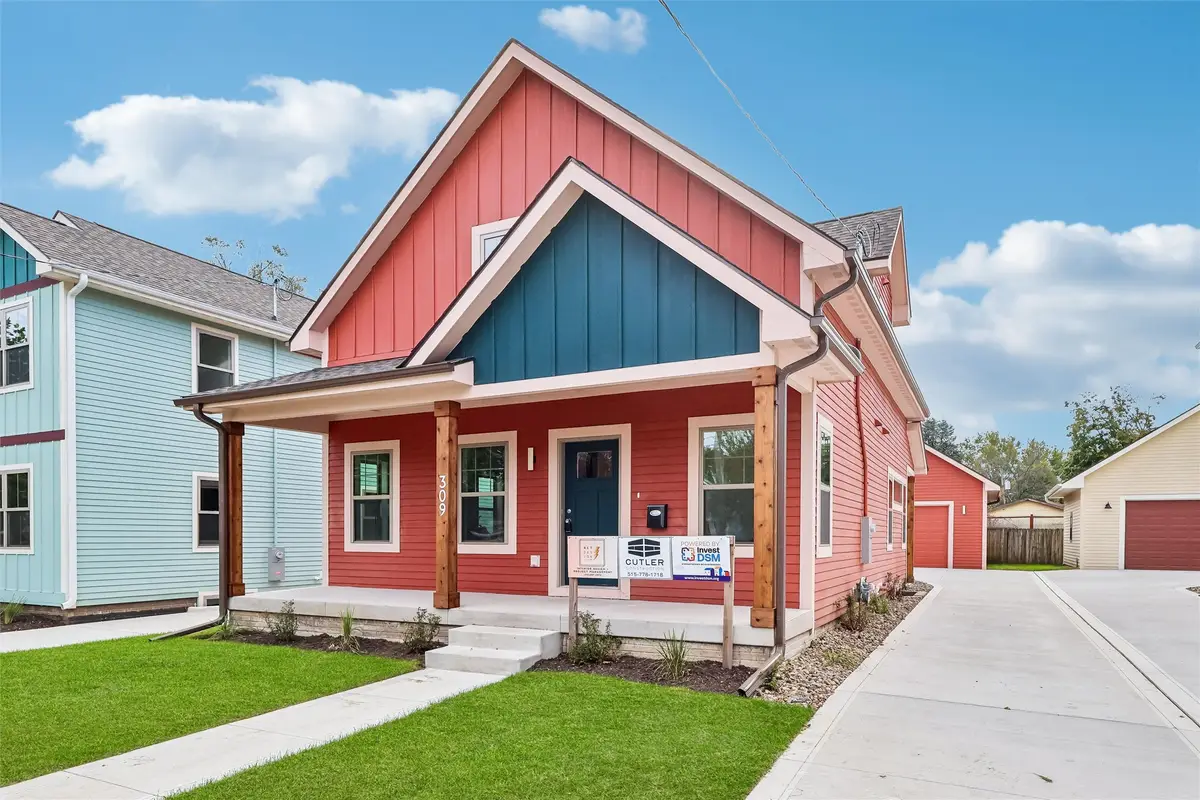 309 E Granger Avenue, Des Moines, IA 50315 - #1